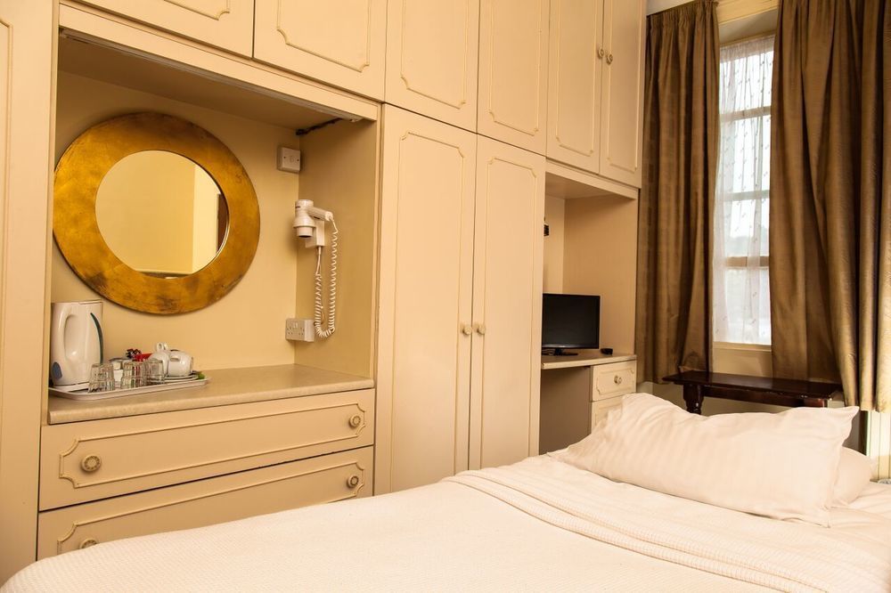 فندق كوركفي  Killarney House Western Road المظهر الخارجي الصورة